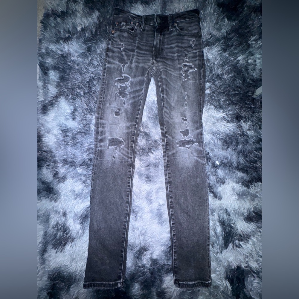 Distressed Gray Men’s Jeans